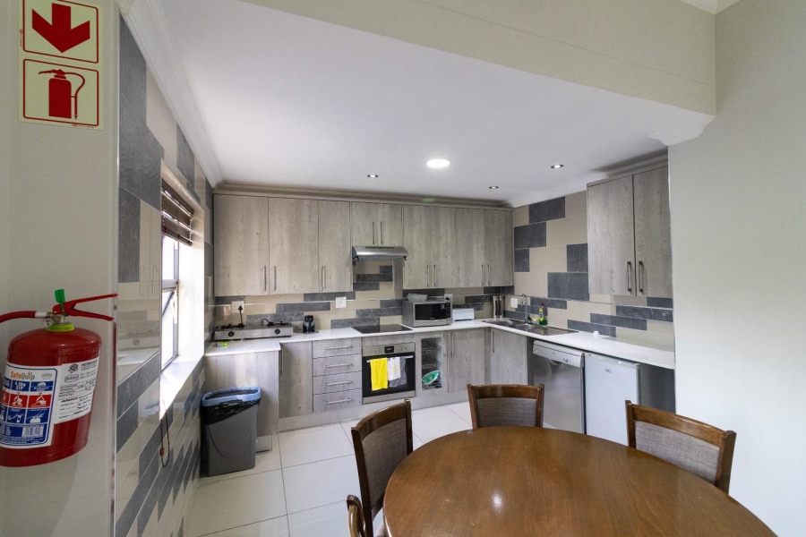 7 Bedroom Property for Sale in Sandbaai Western Cape